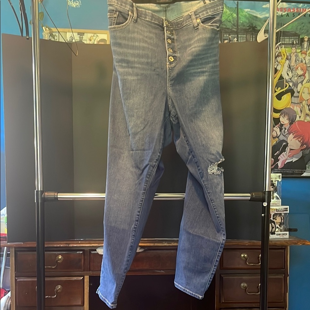 Torrid size 28Tall bombshell skinny Blue Jeans